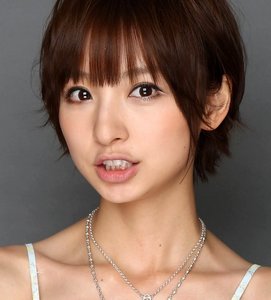 篠田麻里子