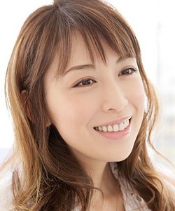 雛形あきこ
